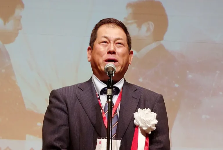 第36回日本光線力学学会学術講演会の会長を務めた高知大学医学部泌尿器科学講座教授の井上啓史氏。（写真：編集部）