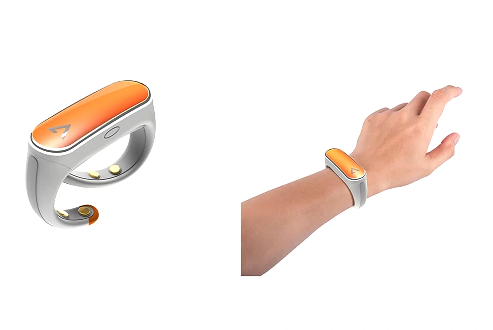 カフを使わずに血圧関連情報を取得するブレスレット型ウェアラブルデバイス「Alysis Wear」。